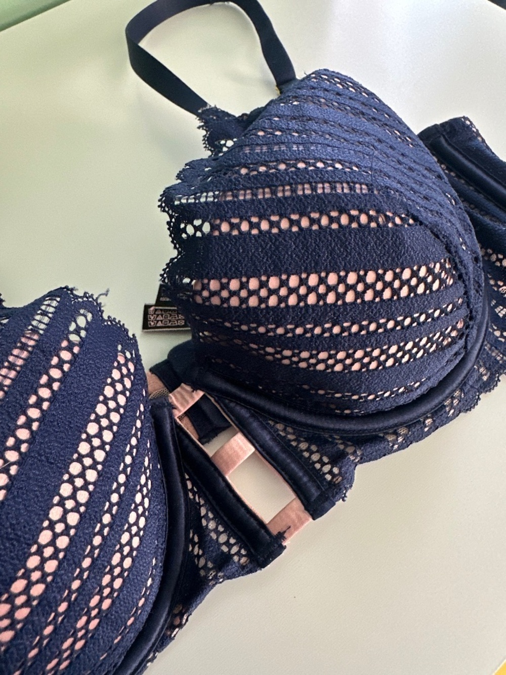 💙 Victoria’s Secret Lined Plunge Bra | Navy & Blush | Size 34D 💙